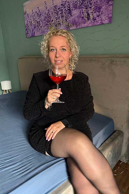 Escort Dame Koni von Escort München Koni von Escort München